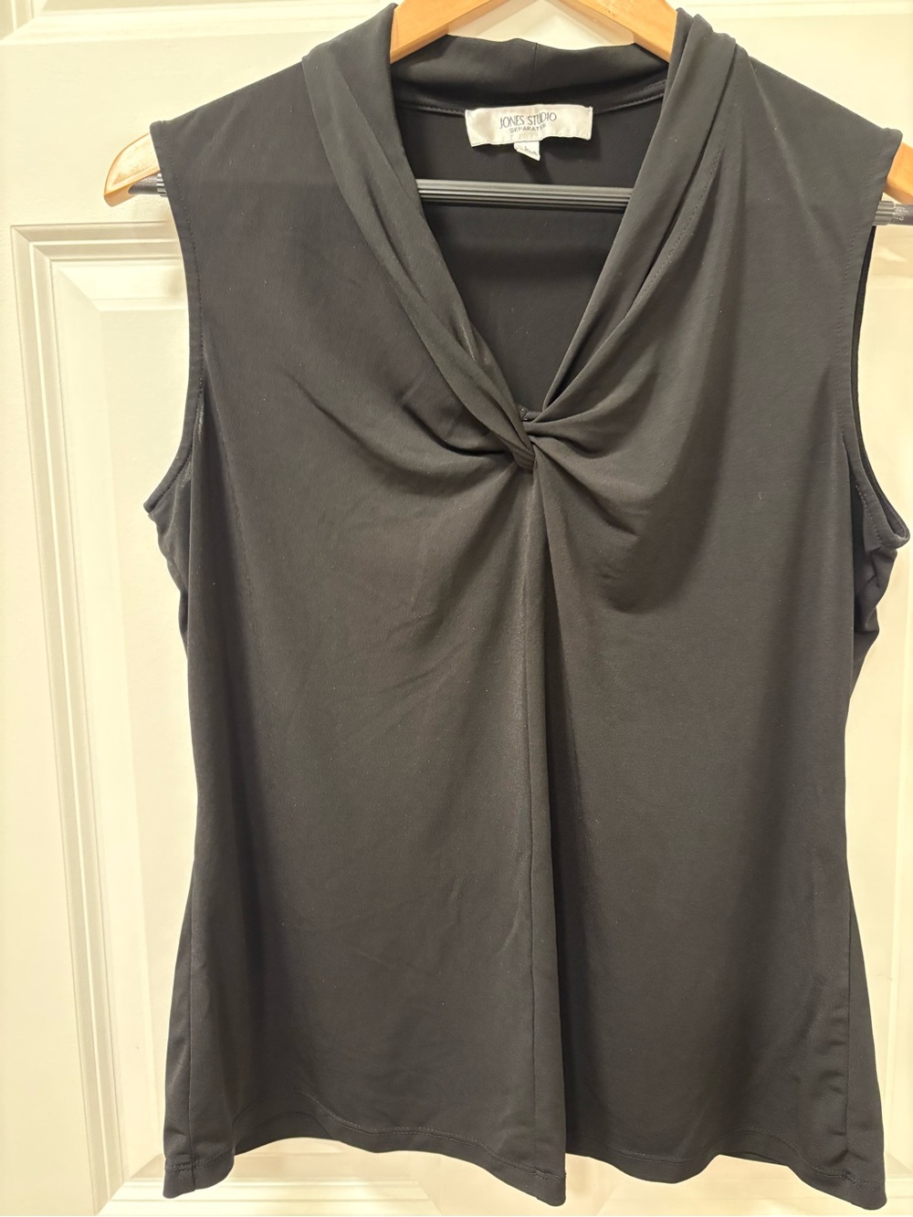 Jones Studio Black Sleeveless Twist-Front Tank